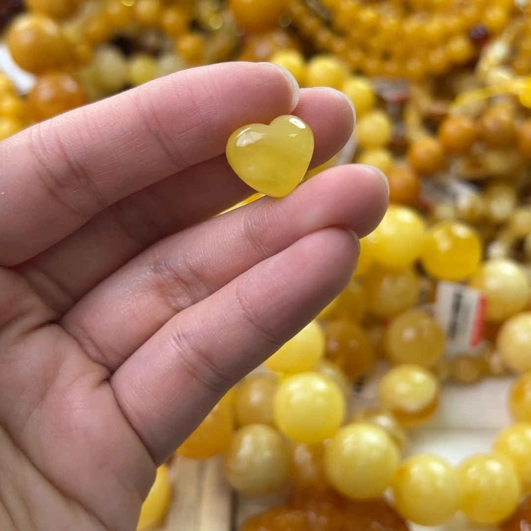 琥珀珠宝奇石未镶嵌