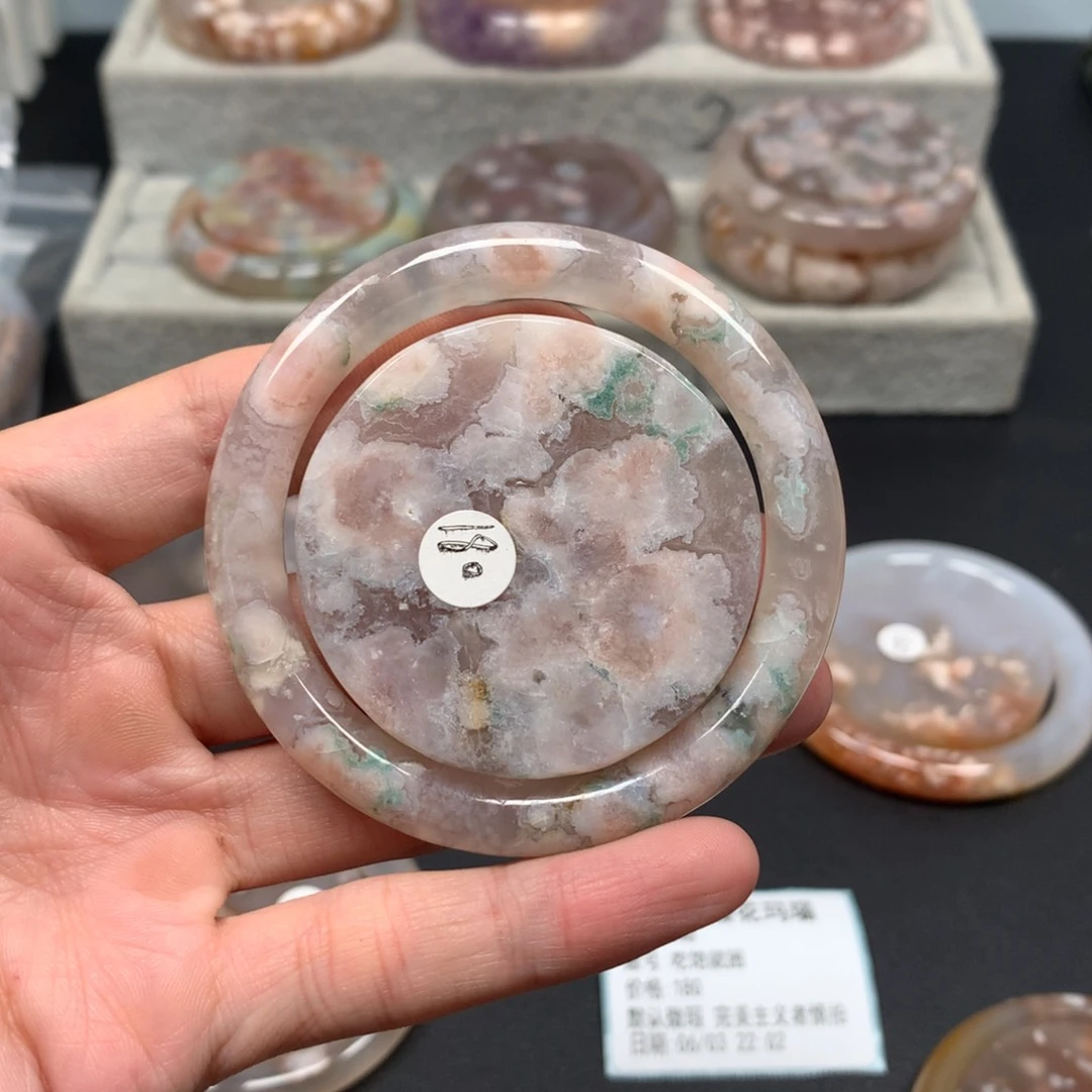 石英质玉手镯未镶嵌吃**困