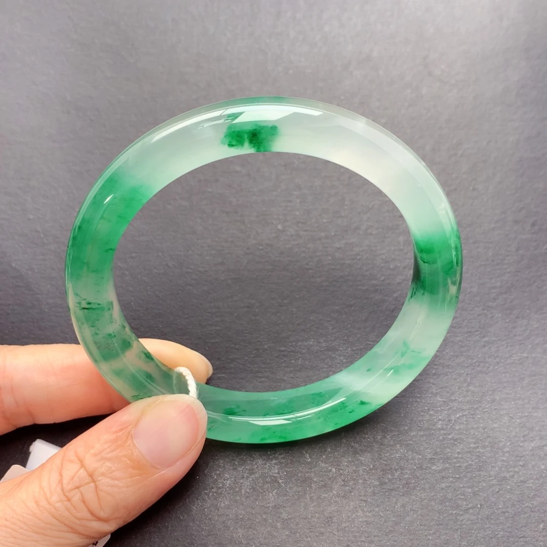 未镶嵌手镯石英质玉