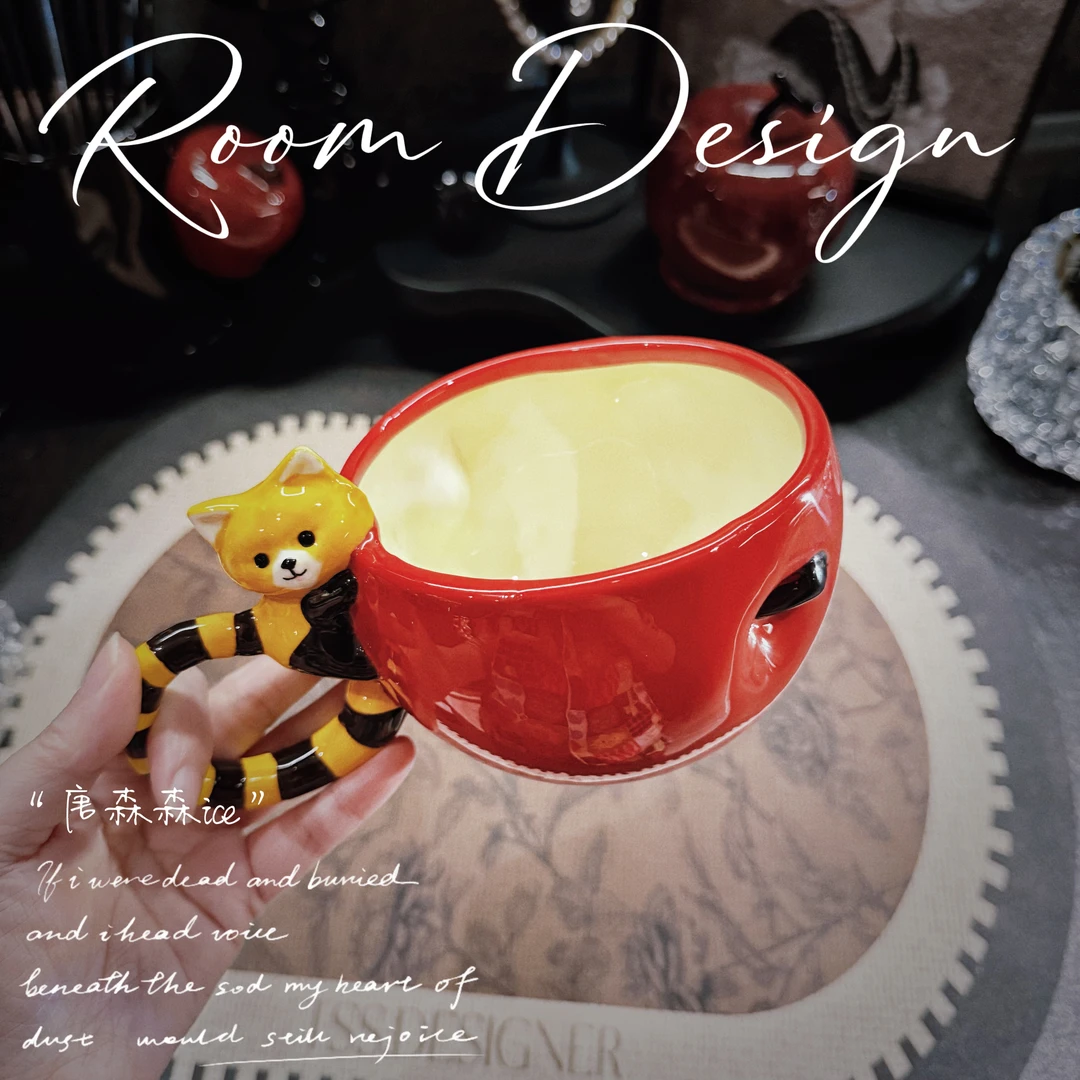 创意小熊猫苹果杯可爱卡通马克杯家用陶瓷杯网红手柄款高温马克杯