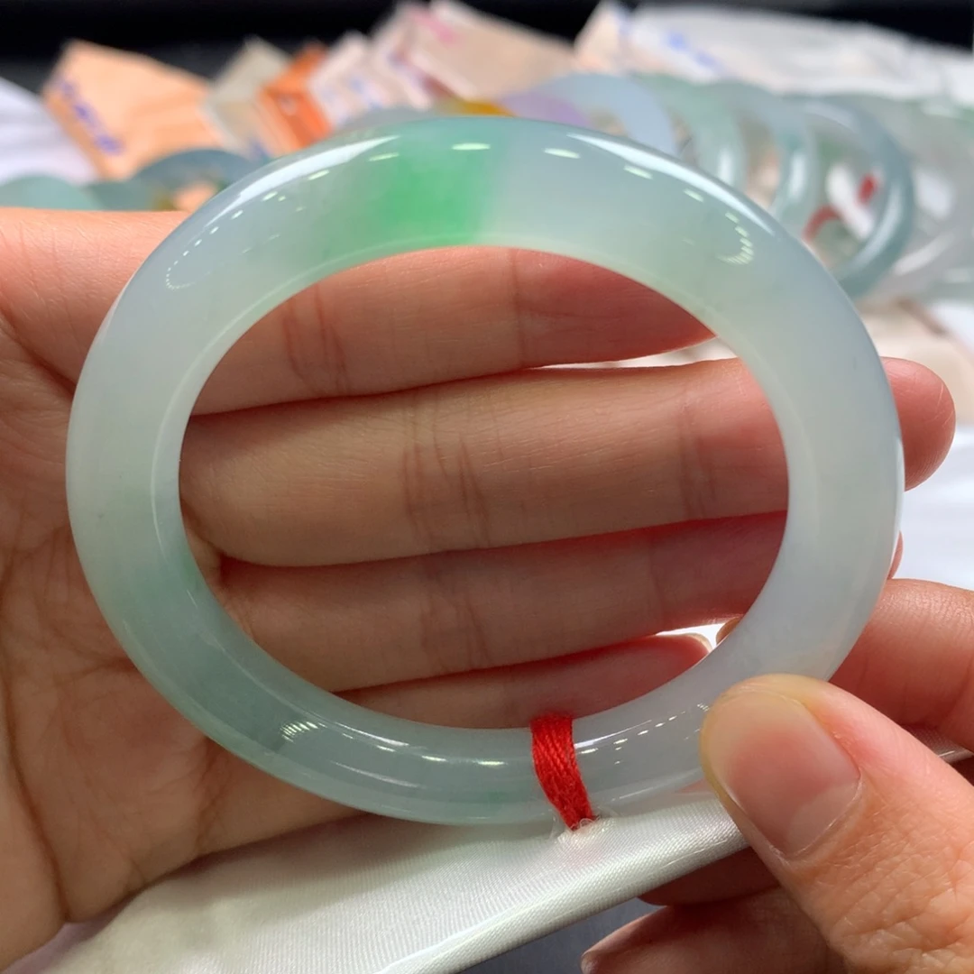 翡翠未镶嵌手镯冰阳绿