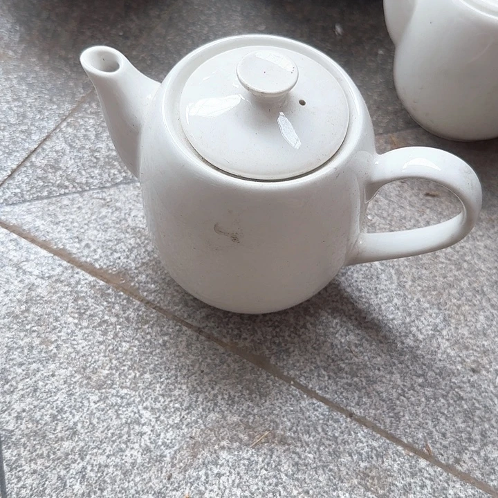 瓷片陶瓷盘子碗啥都有