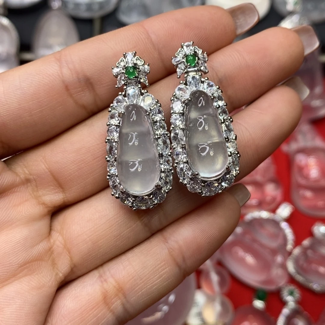 石英质玉合金吊坠随机发一