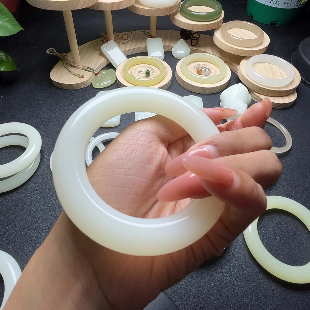 唐***丽58➕圈口大胖圆手镯暖白