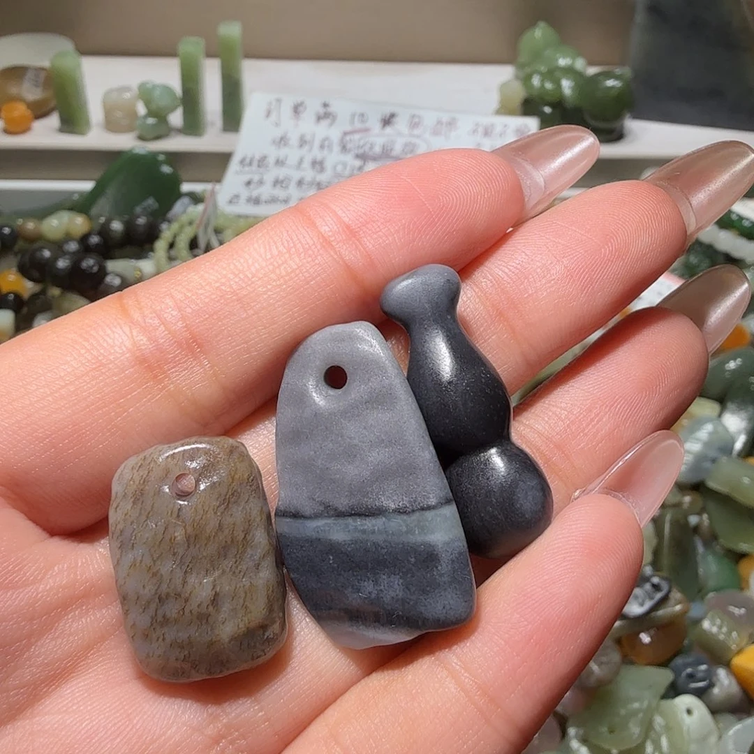 喜***多和田玉未镶嵌珠宝奇石