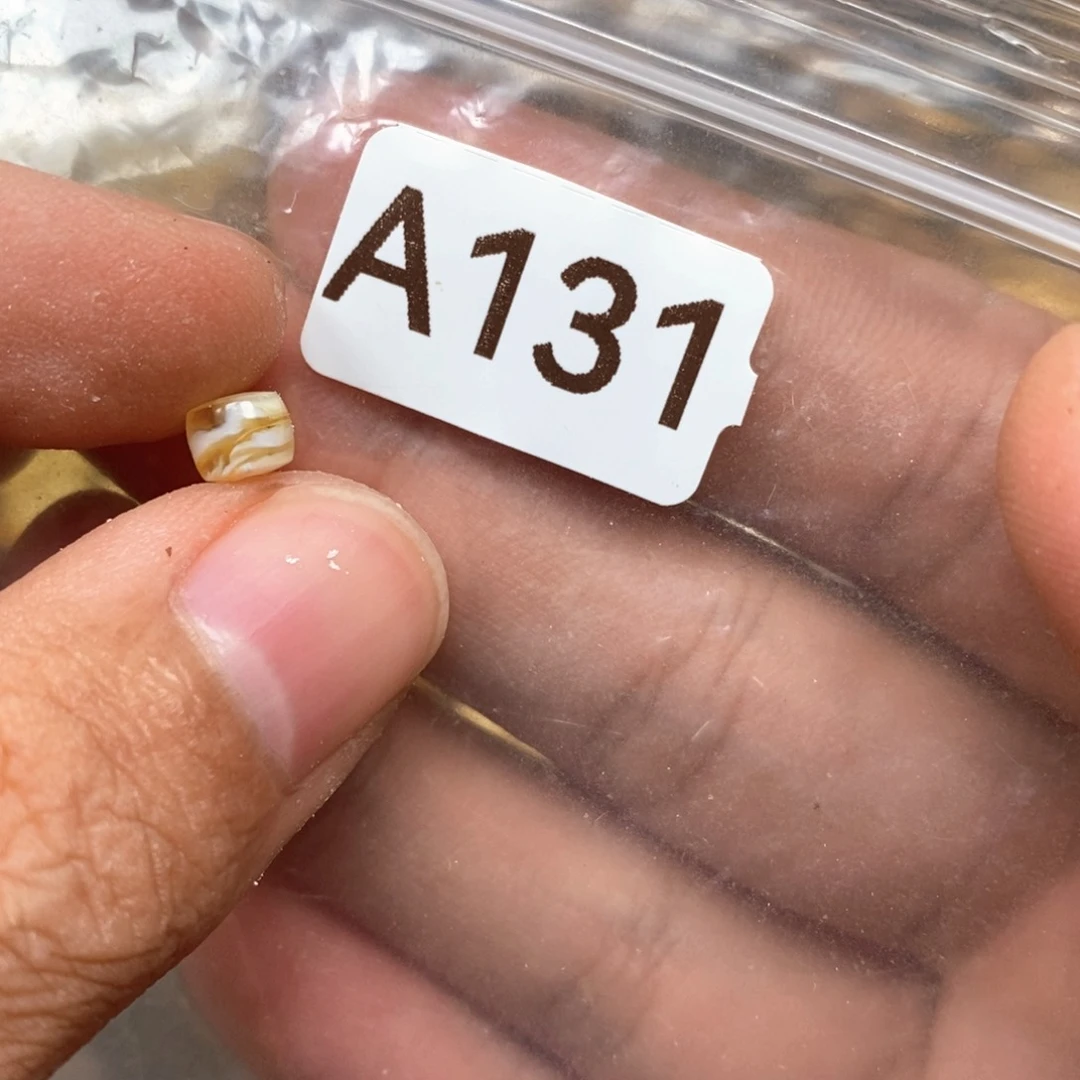 我***-未镶嵌蜜蜡裸石好