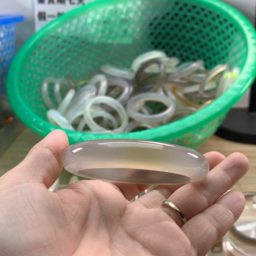 手镯玛瑙/玉髓未镶嵌落***?