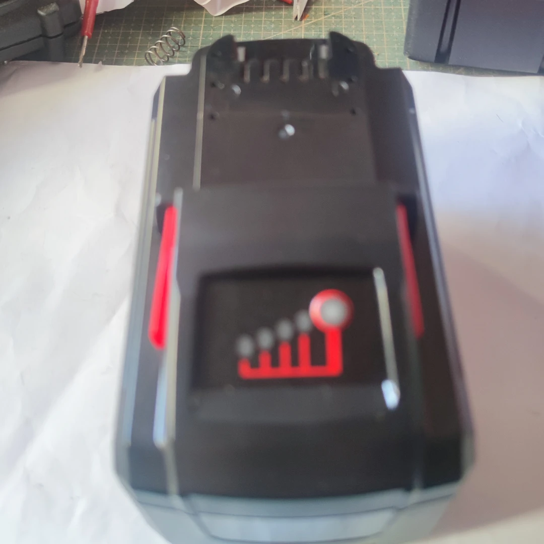 米沃奇大容量锂电池