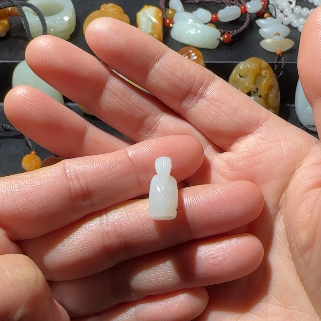 和田玉颈饰未镶嵌木*