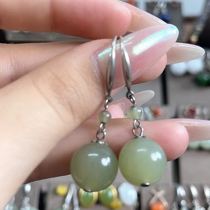 和田玉耳饰银S925镶嵌12左右