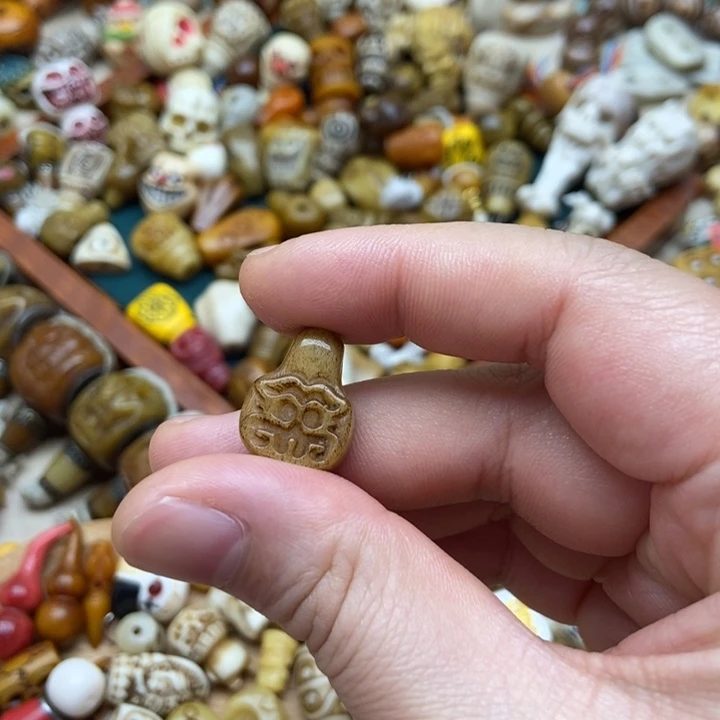 蓝***春其他驼骨配饰配件