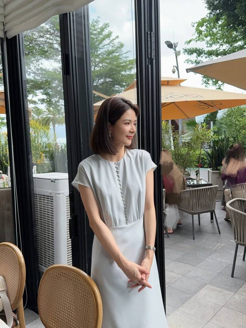 优雅方程式 醋酸钉珍珠25年新款显瘦气质夏新款连衣裙#453