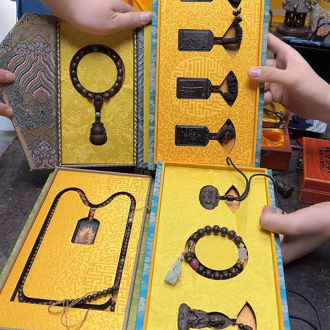 大叶紫檀（黑酸枝木类）