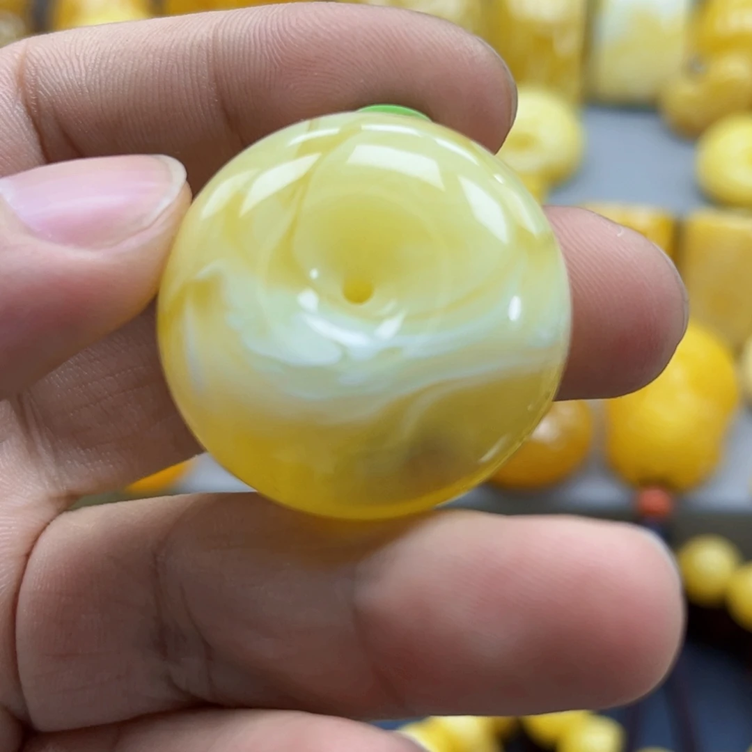 蜜蜡未镶嵌珠宝奇石