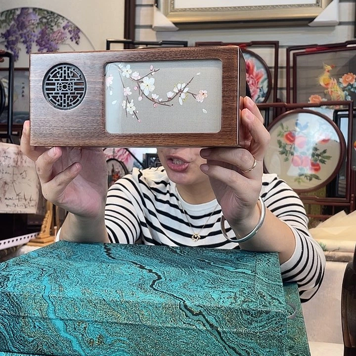 有机玻璃苏绣收纳盒笔筒