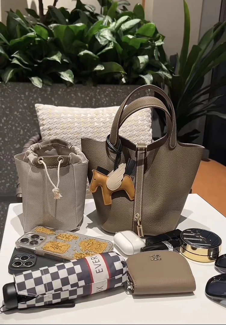 【大树甄选】TOGO头层进口牛皮轻奢气质水桶包逛街散步通勤手挎包