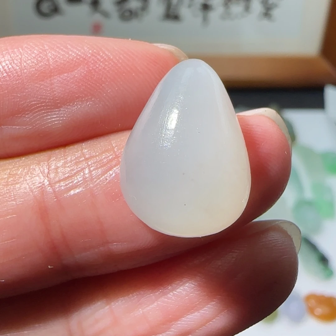 定制翡翠未镶嵌水滴