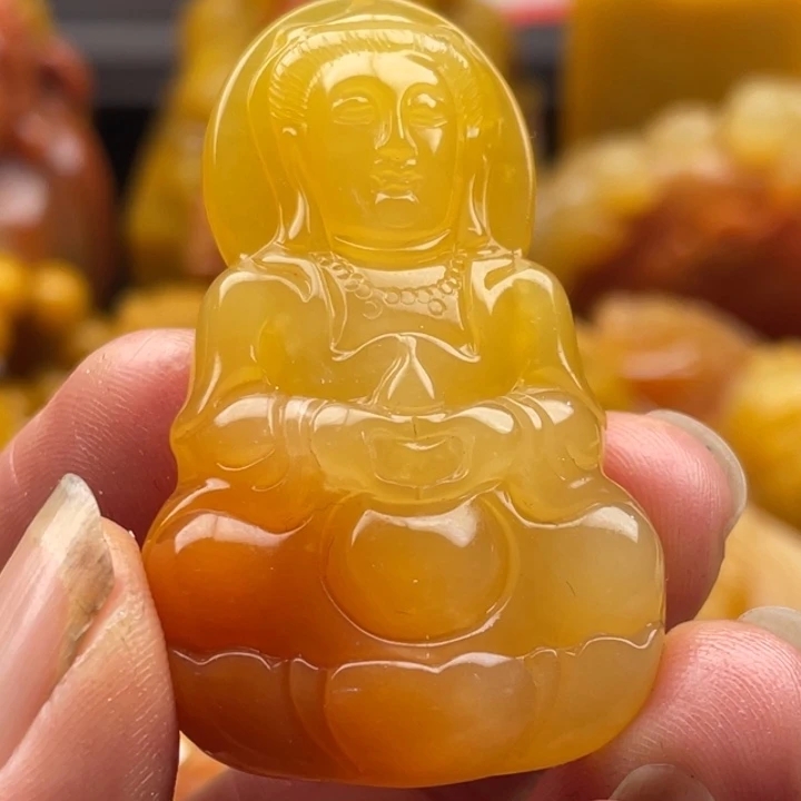 石英质玉（黄龙玉）挂件合金