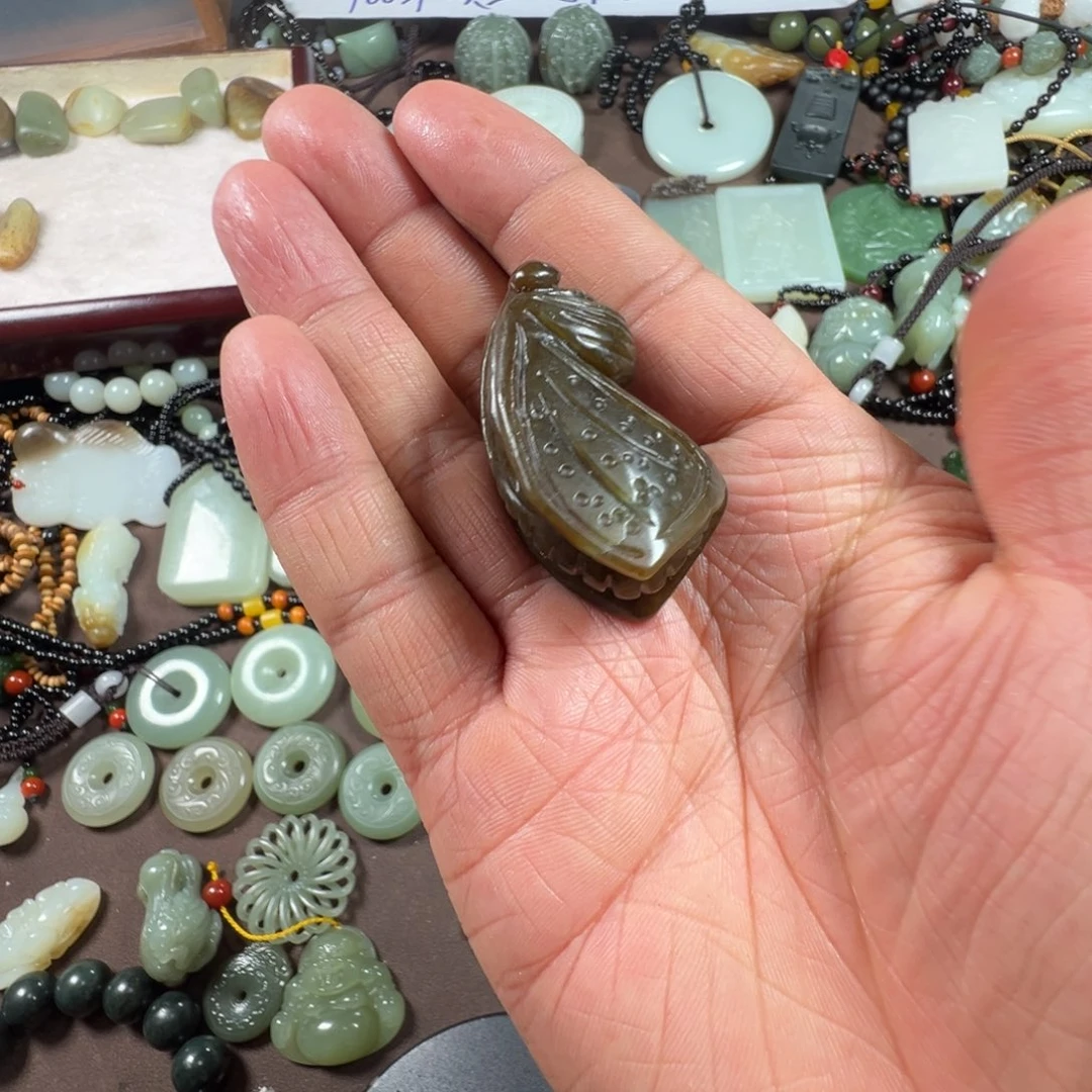 和田玉（糖玉）颈饰未镶嵌