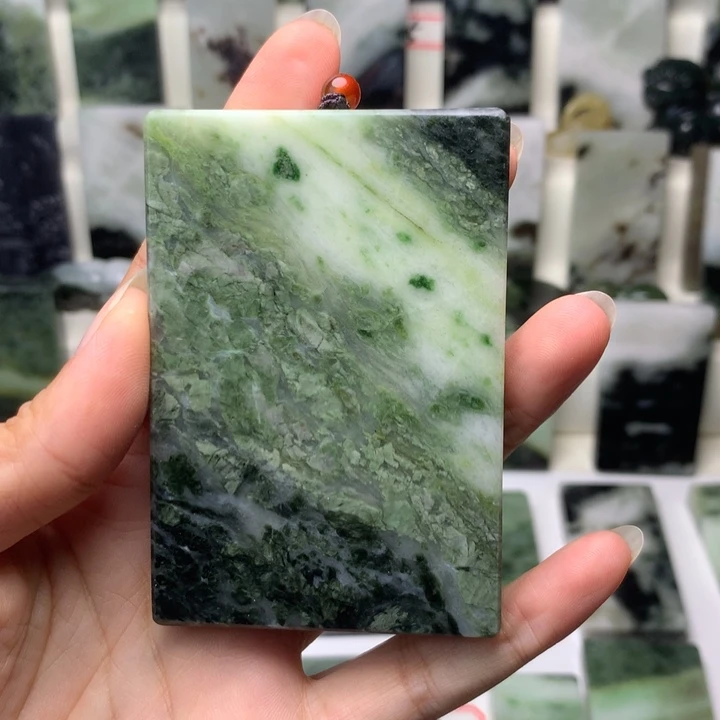 *****独山玉未镶嵌颈饰