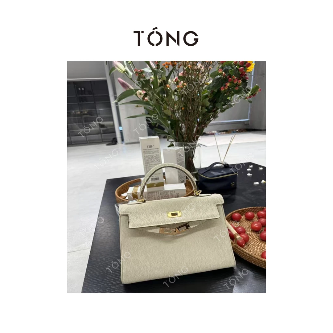 【柔米色韵】牛皮精致金色配件搭配细腻皮革经典款式手提包 YS011