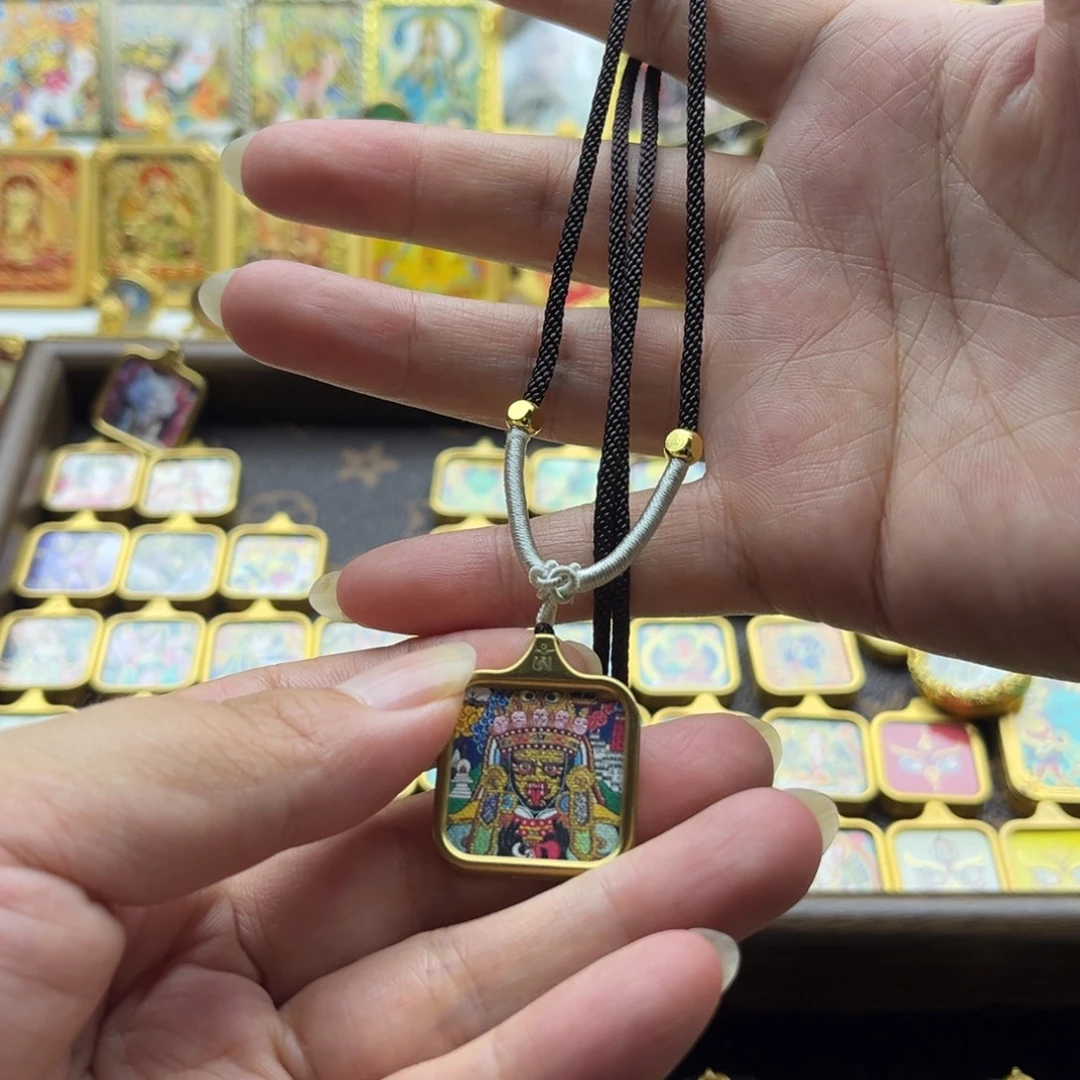 醉***河吊坠唐卡的历史悠久的文化遗产