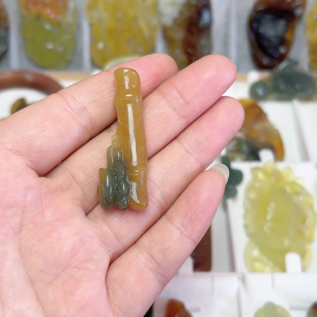 未镶嵌蛇纹石玉吊坠(不含链)