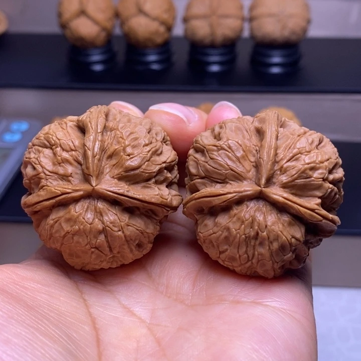 文玩核桃把件浪叠纹三楞52