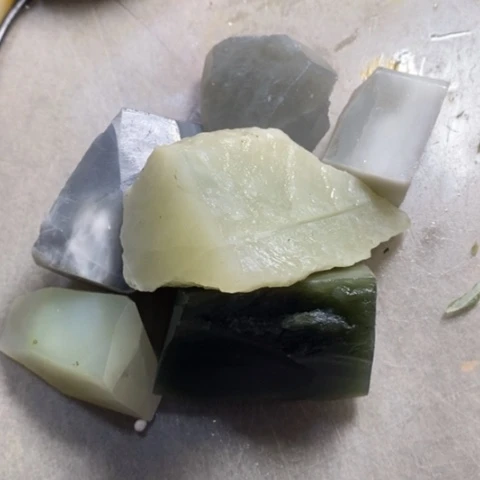 未镶嵌和田玉（糖玉）挂件