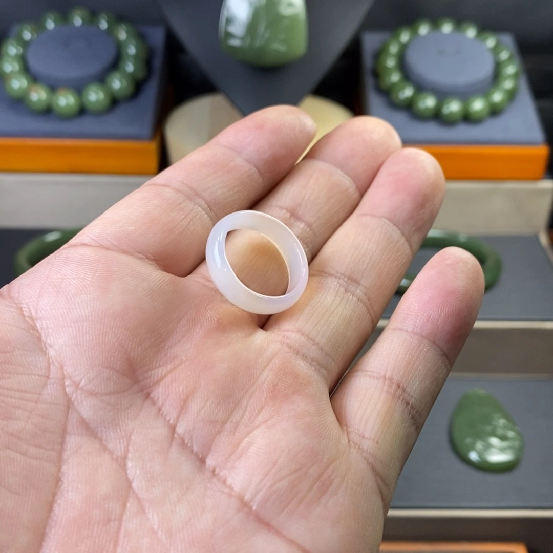 *****岫岩老玉（透闪石质玉）未镶嵌颈饰