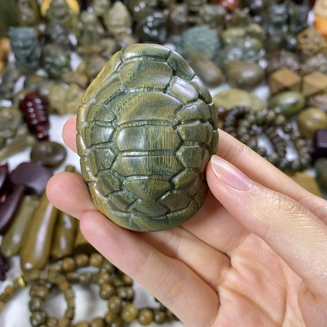 嘉***航木绿檀木料工艺品