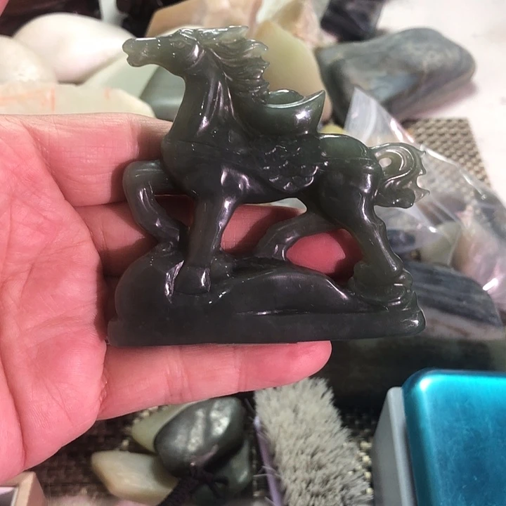 和田玉未镶嵌把件