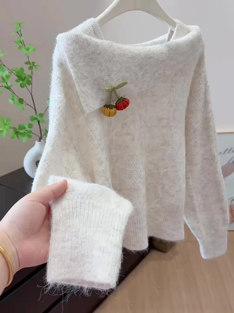 长袖斜领纯色白色上衣女2025冬软糯宽松温柔风慵懒风超好看针织衫