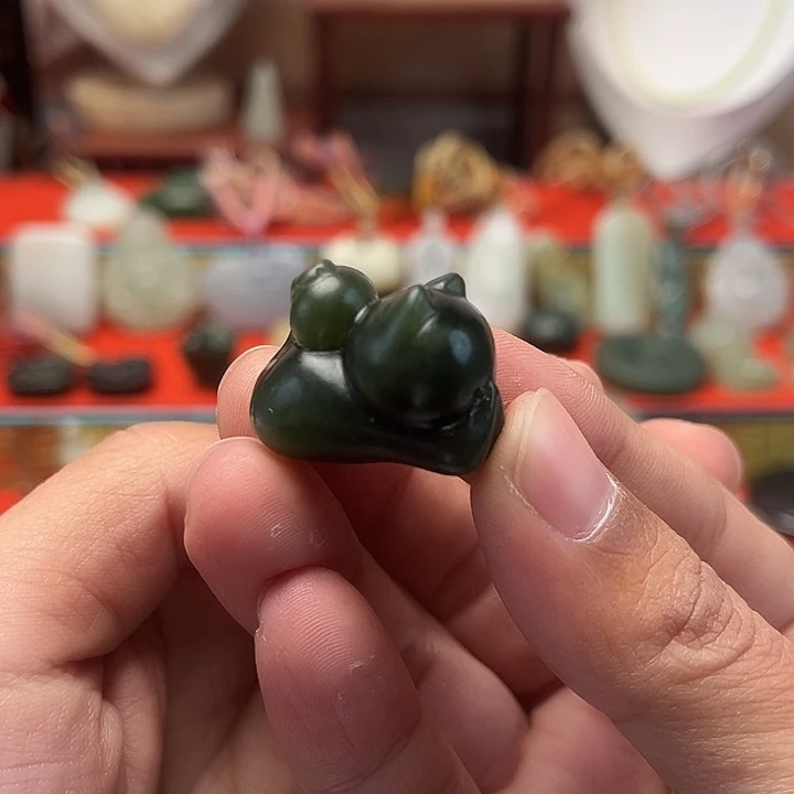 颈饰未镶嵌和田玉趴趴猫