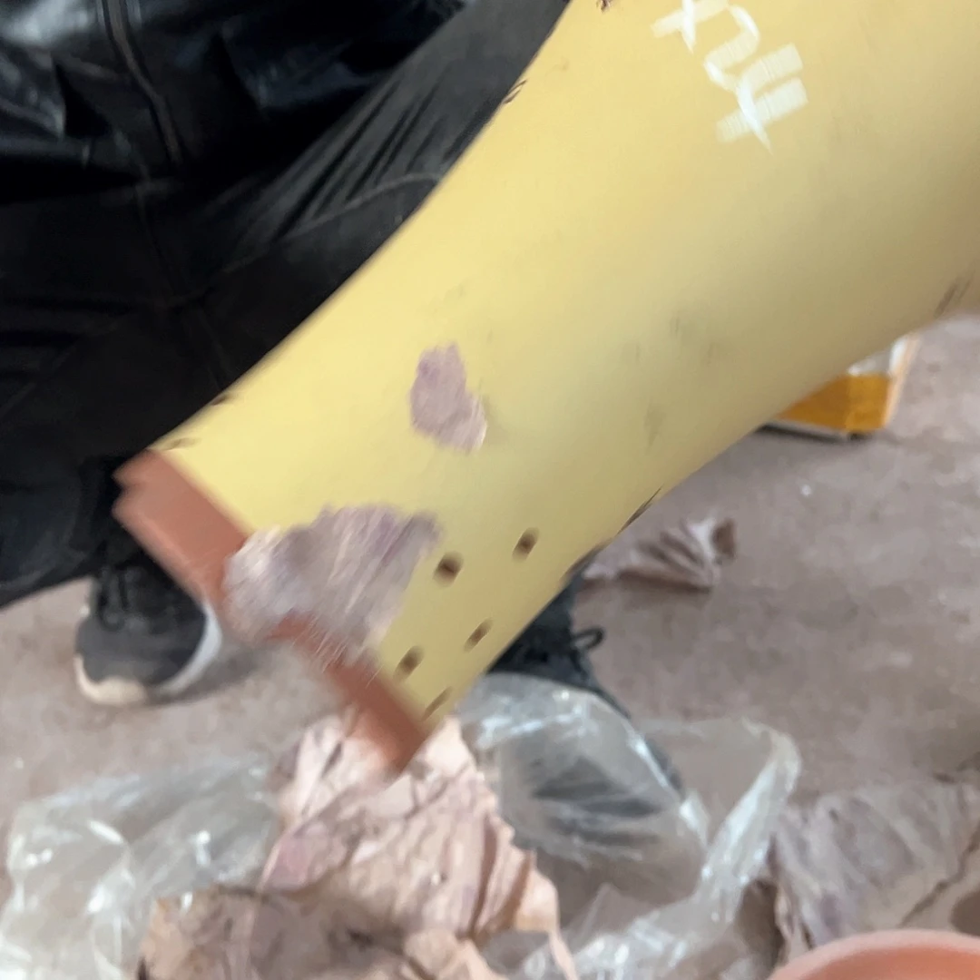 紫砂花盆紫砂花盆黄色荷花图案