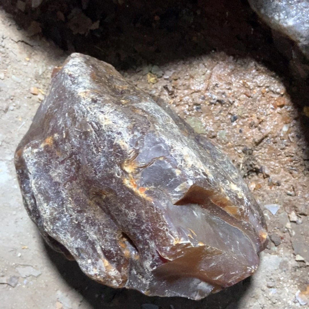 小***爱定制玛瑙原石切开不退