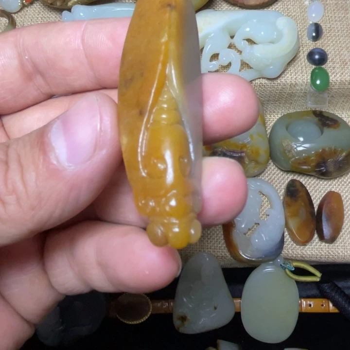 和田玉（糖玉）未镶嵌颈饰