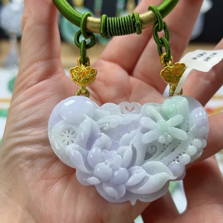 颈饰未镶嵌翡翠吊坠