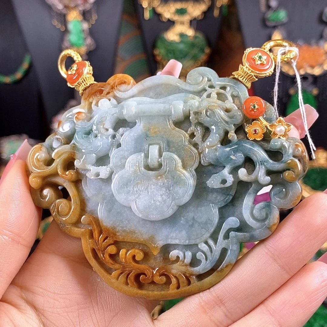 翡翠未镶嵌颈饰吊坠