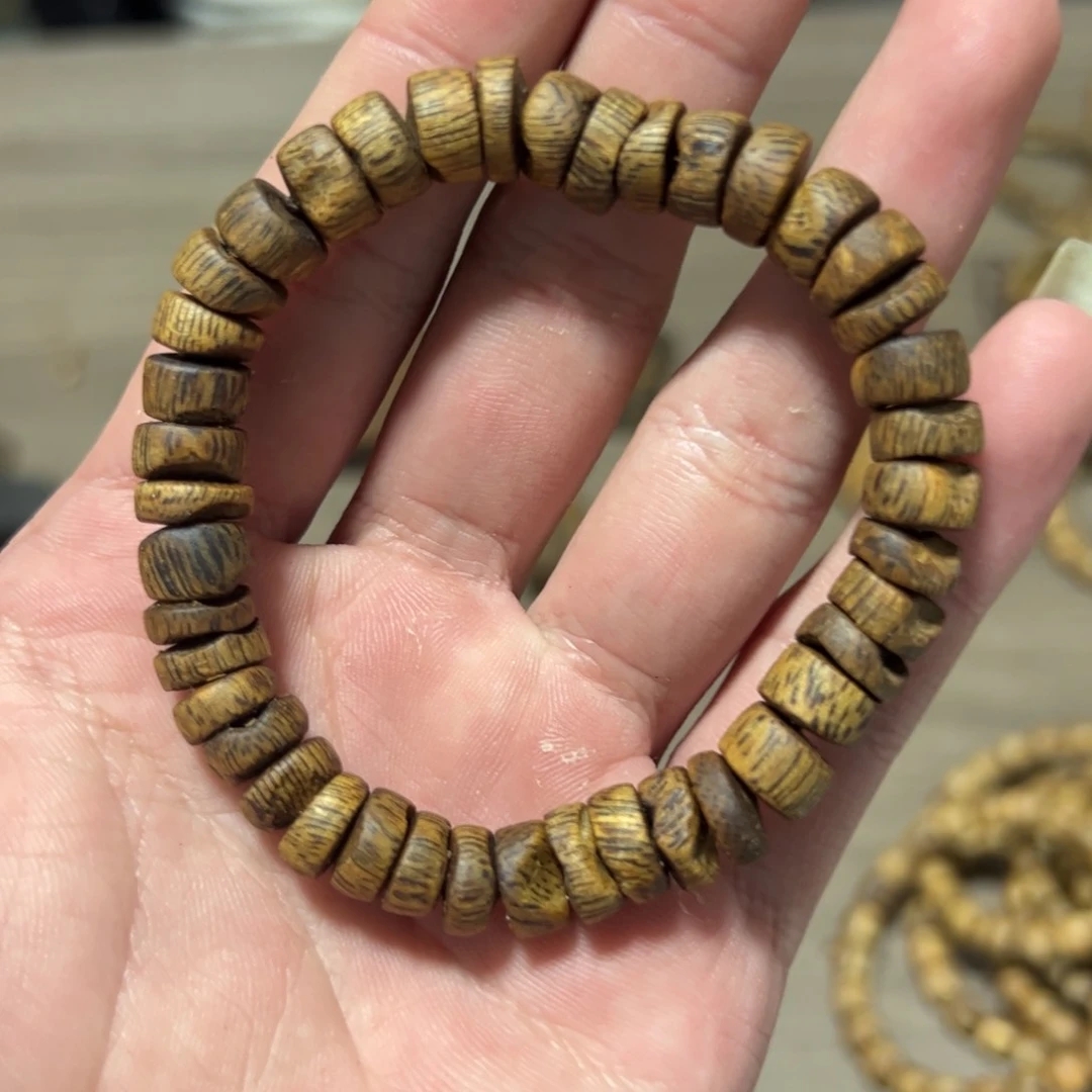 沉香木手串金莎叶片珠8.1克