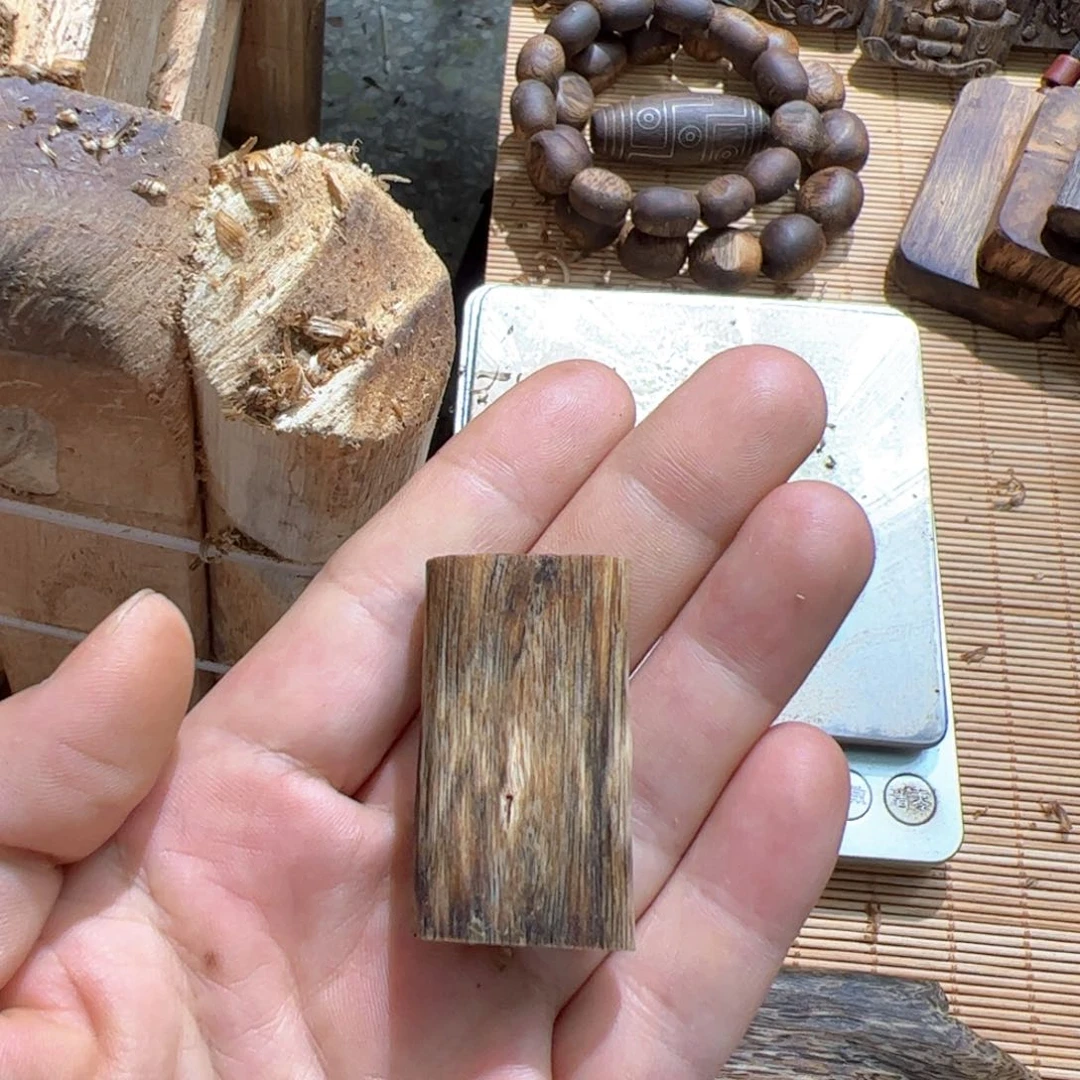 吊坠沉香黄棋素牌4.8克