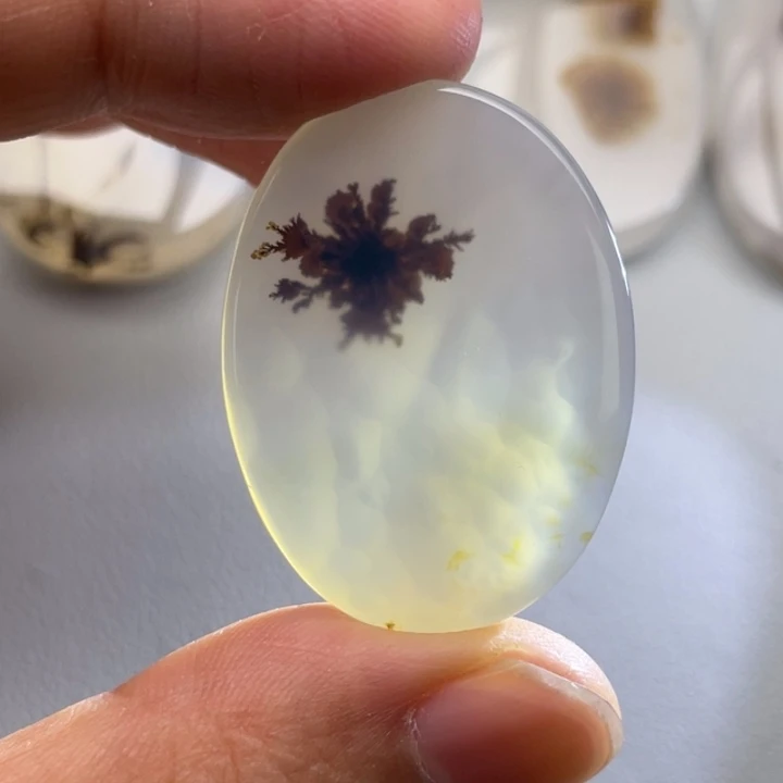 玛瑙/玉髓颈饰未镶嵌潘****