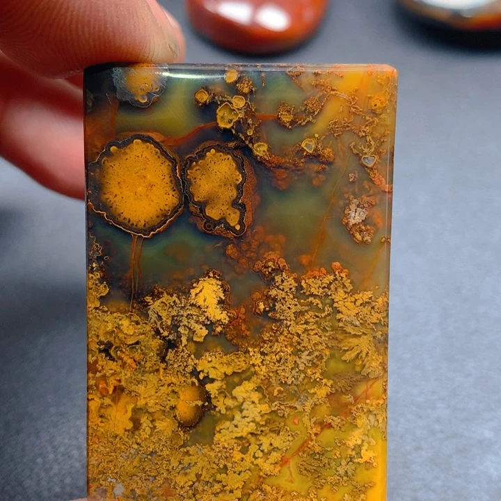 玛瑙/玉髓颈饰未镶嵌行***止