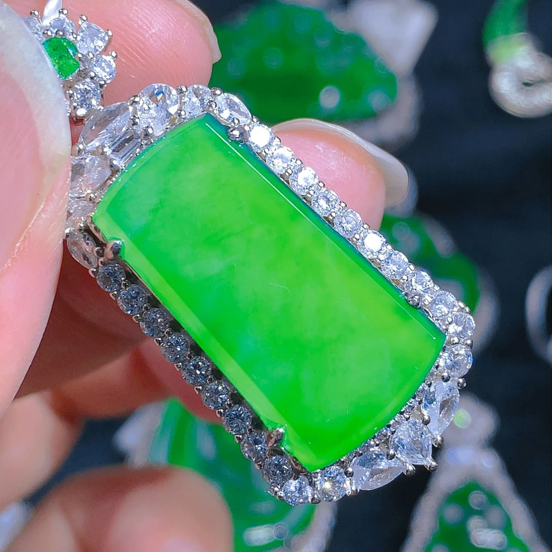 翡翠颈饰银S925镶嵌吊坠