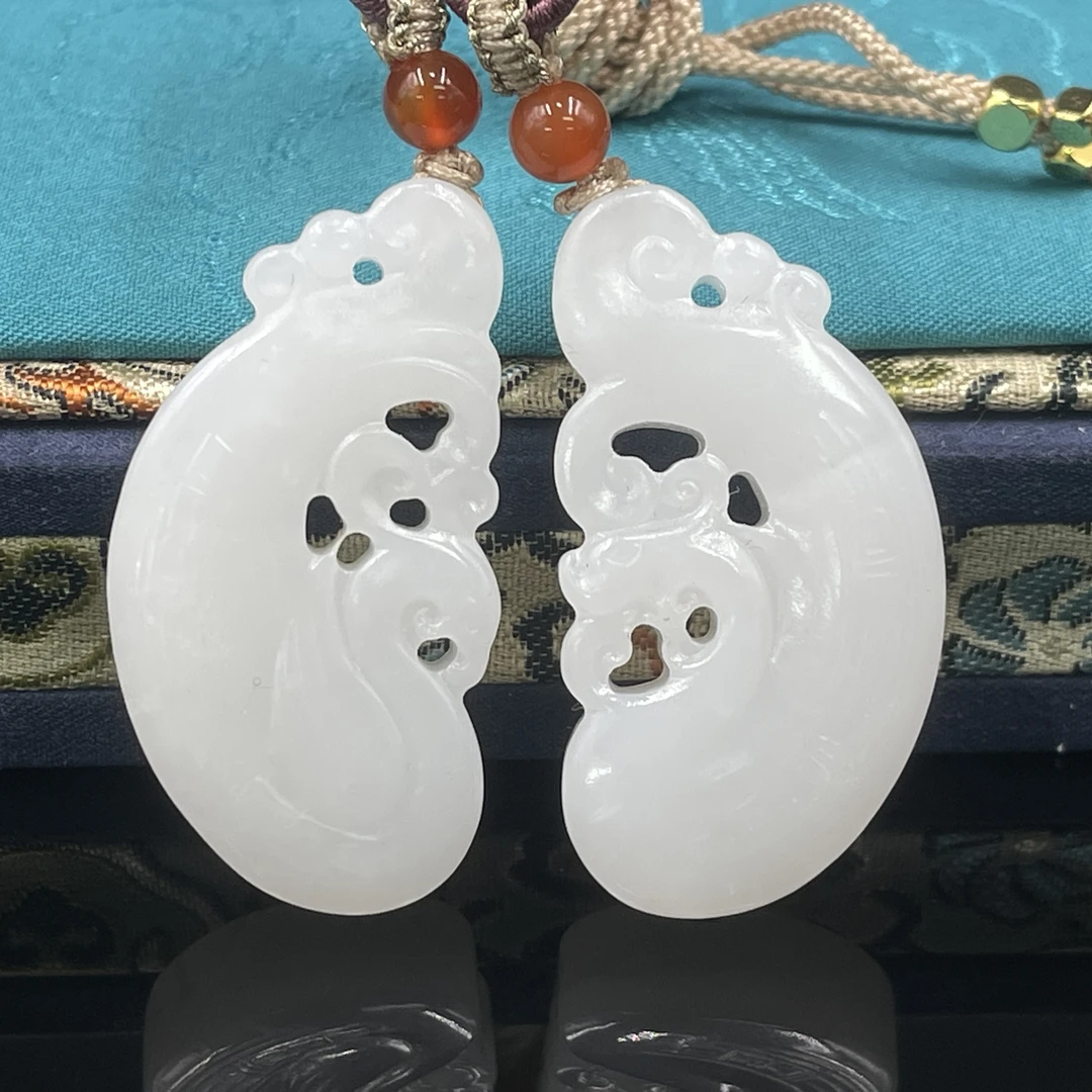 1226GY027和田玉挂件