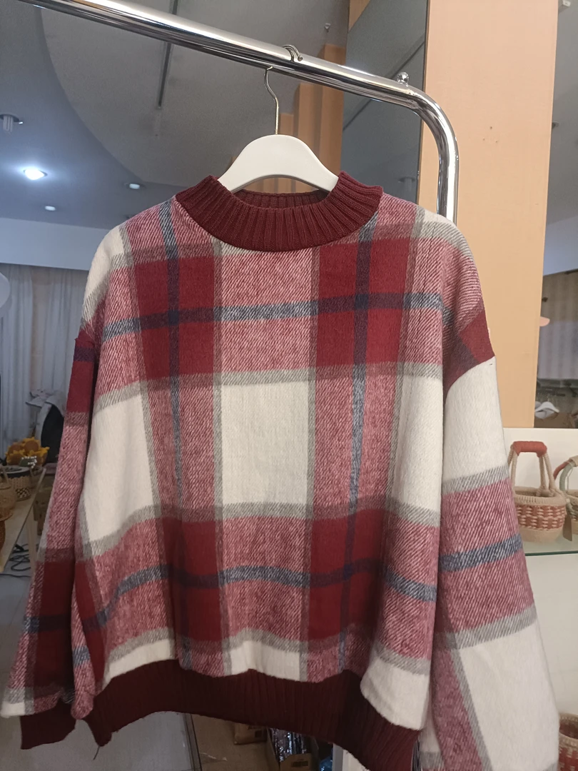 秋冬新款拼色圆领休闲线衣