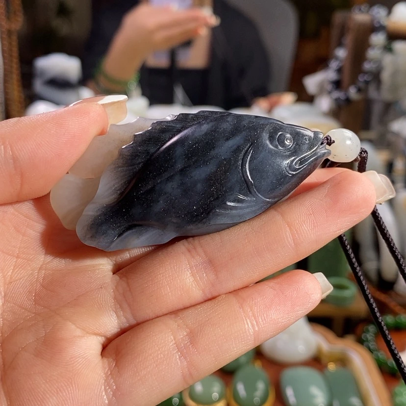 【闪购商品】吊坠(赠链)未镶嵌和田玉