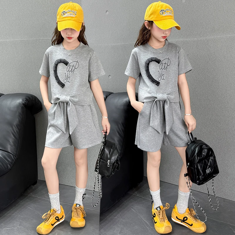 女童夏季套装2025新款洋气大童学院风短袖T恤儿童时髦短裤两件套