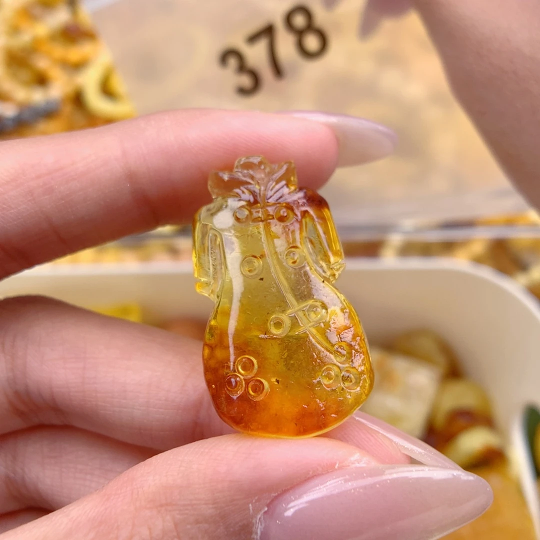 琥珀未镶嵌珠宝奇石