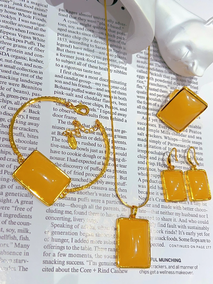 铜合金项链 2025年新款配各种场合的轻奢爆款金色首饰四件套ins